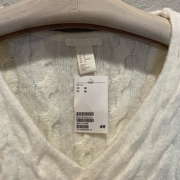 NWT * H&M cable knit sweater *read - Picture 6 of 6